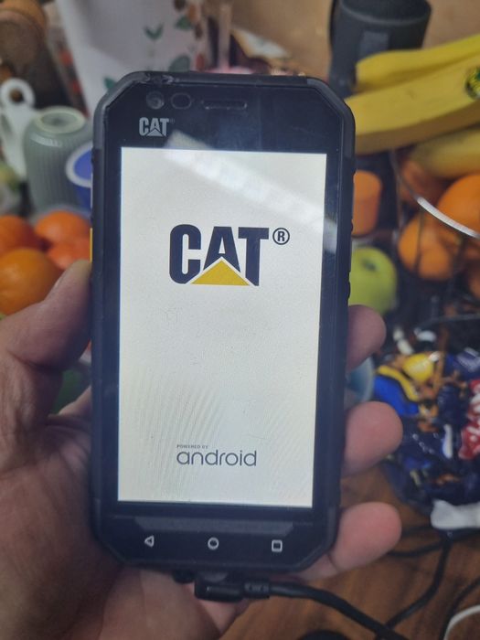 Telefon mobil CAT s30