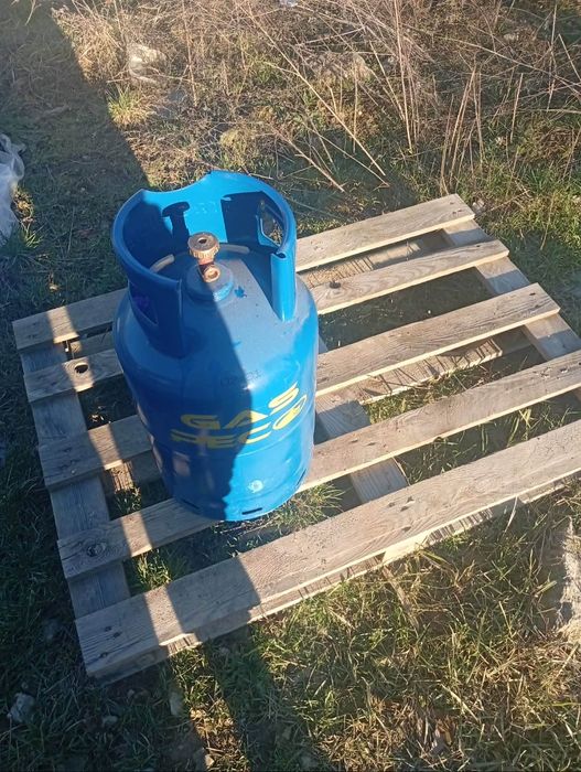 Vind butelie cu guler