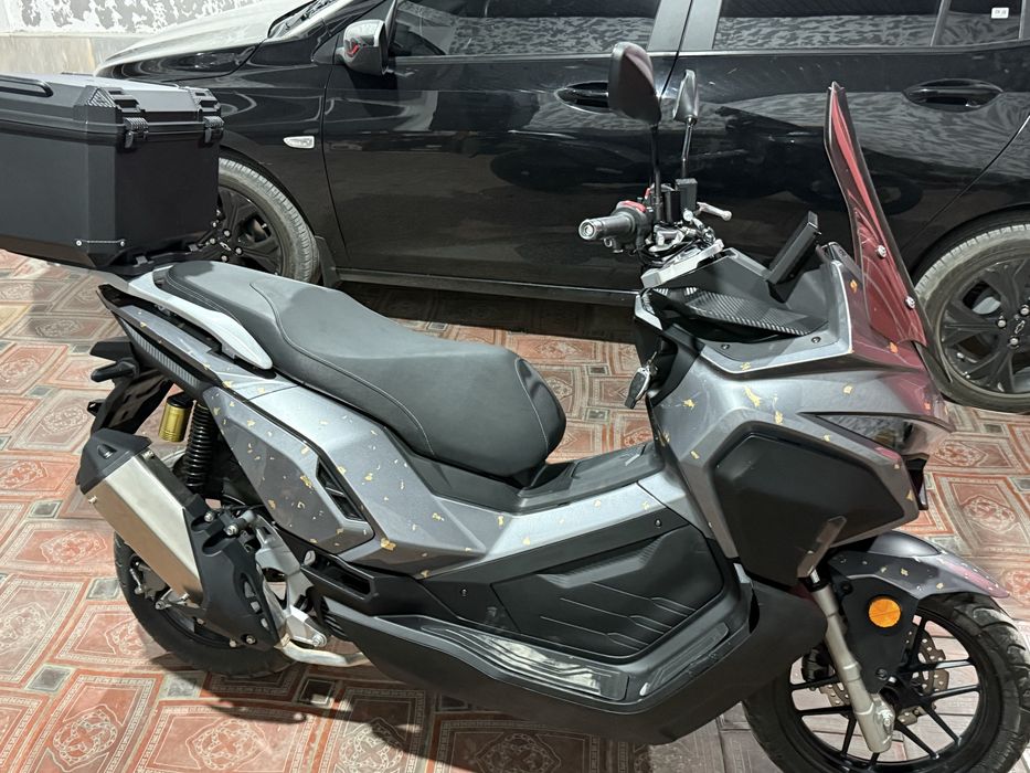 Скутер сотилади