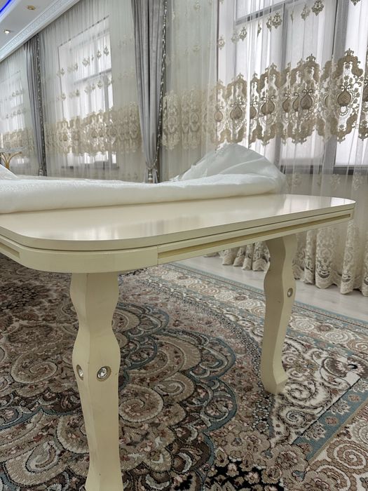 Стол в хорошем состояний