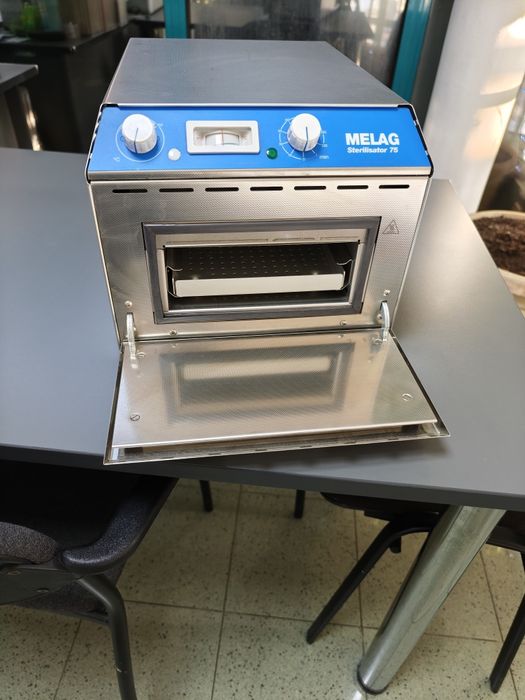 Медицински стерилизатор MELAG 75