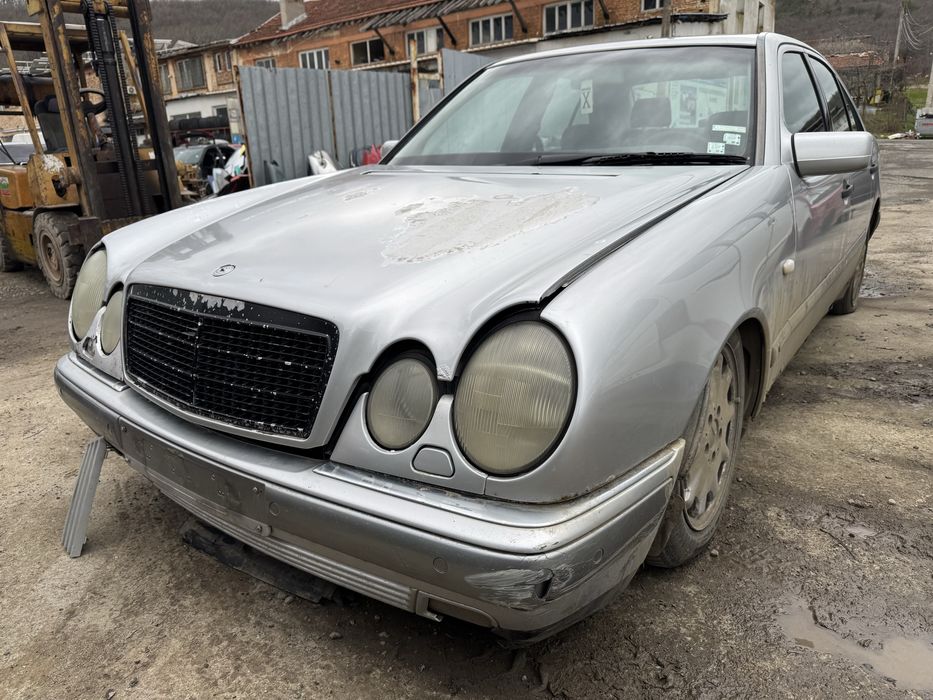 Mercedes w210 e220cdi 125hp AT 1999г На Части