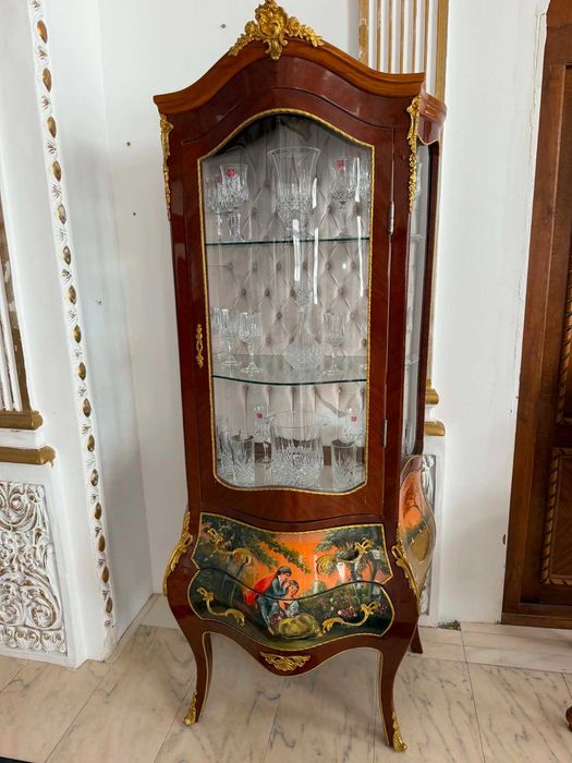 Mobila vitrina royal