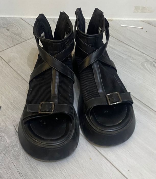 Обувь женская кожанная