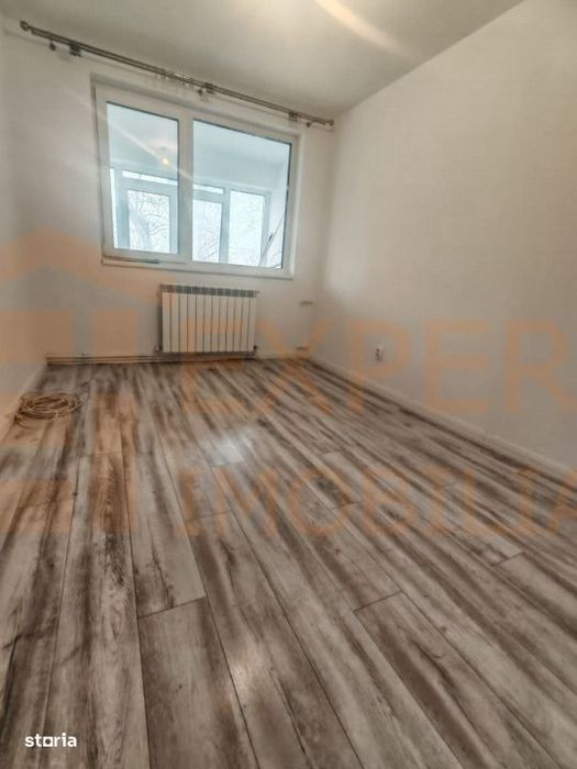 Apartament 3 camere de vanzare in zona Far, Constanta
