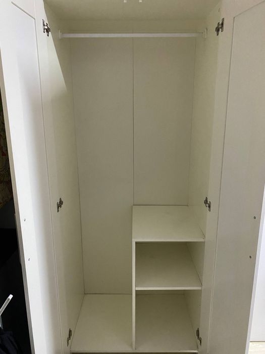 Продам срочно. Распашной шкаф БРИМНЭС