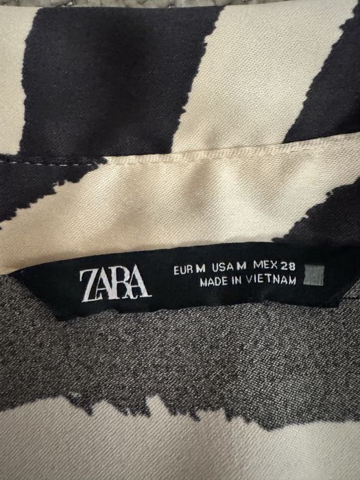 Сатенена рокля Zara