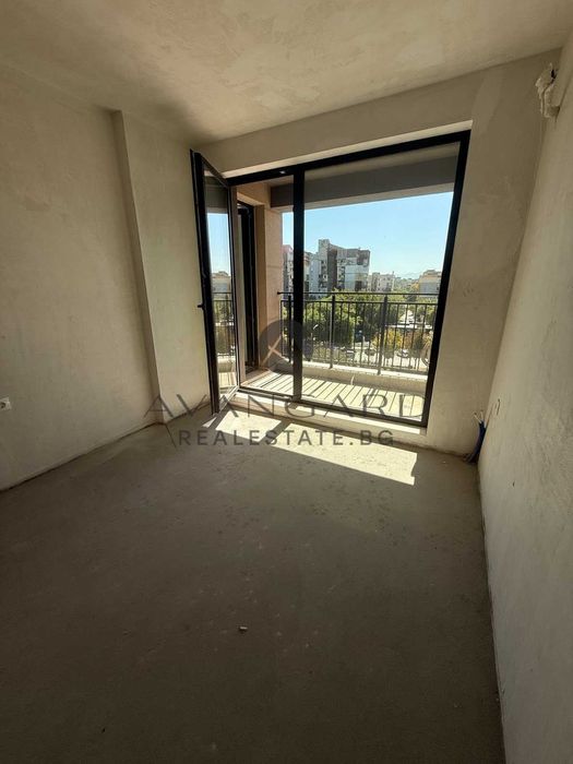 Продава се Тристаен апартамент в Пловдив, Тракия - 94 кв.м за 1652 €/кв.м - Снимка #2