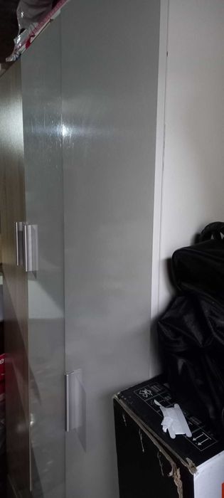 Гардероб трикрилен