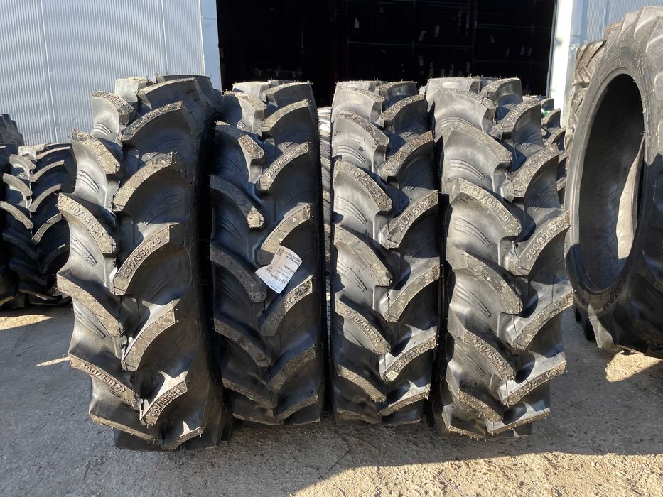 Cauciucuri noi de directie la tractor pe fata Radiale 280/85 R28 OZKA