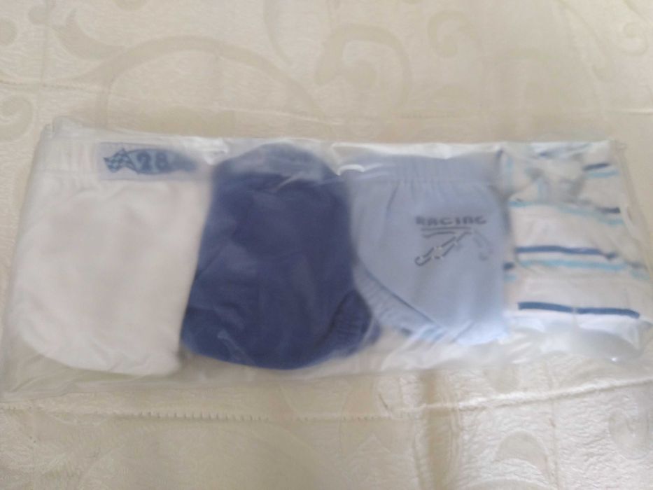 Set nou de  chilotei copii 3-4 ani