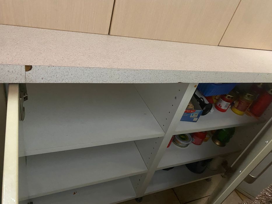 Dulap din mdf, Masuta mdf ,mocheta pt  exterior noua