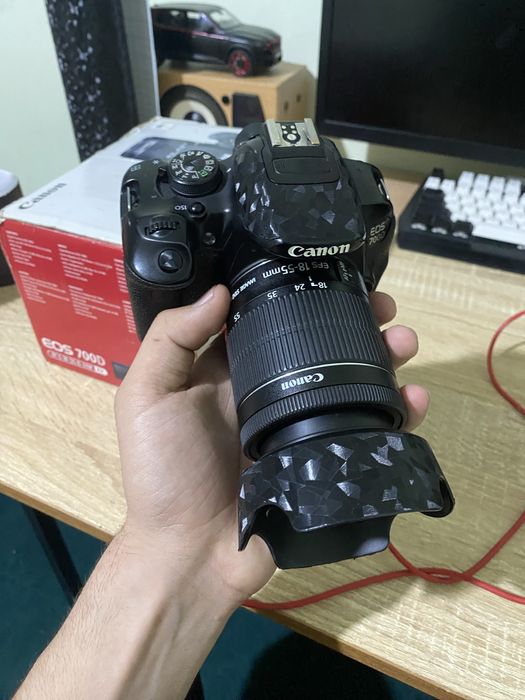 Canon EOS 700D Kit