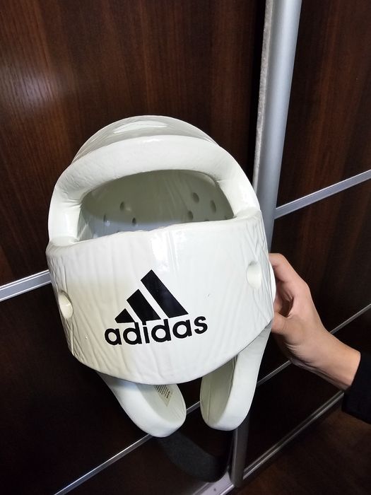 Продам шлем для каратэ и таэквондо