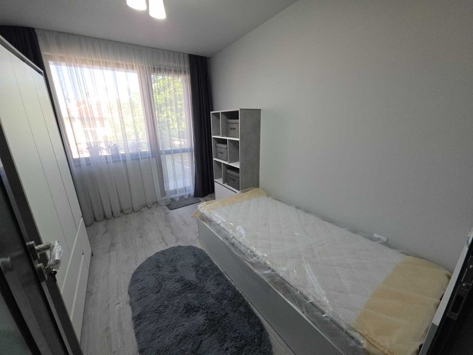 Нова къща с двор в широк център на Велинград