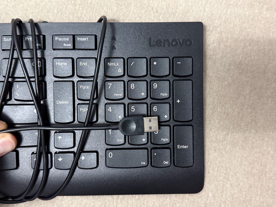 Офисная клавиатура Lenovo