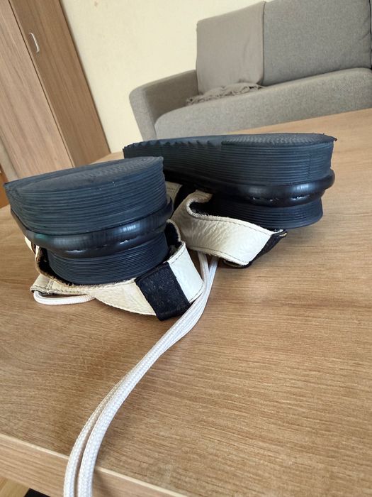 Dr. Martens Nartilla гладиаторски сандали на платформa