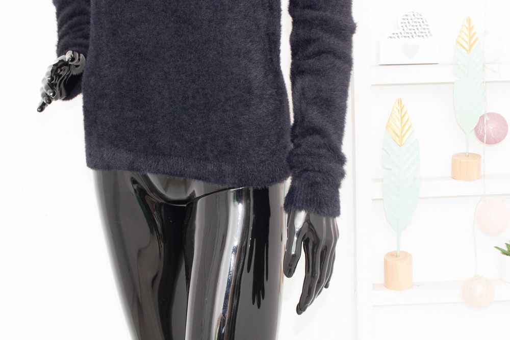 Marc Cain оригинален дамски пуловер черен рошав плюшен N1 Small