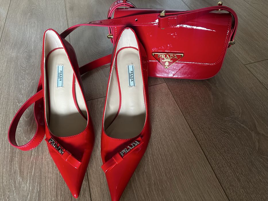 Geanta Prada noua  si Pantofi Prada