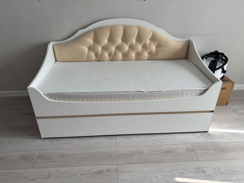 Продам детский диван