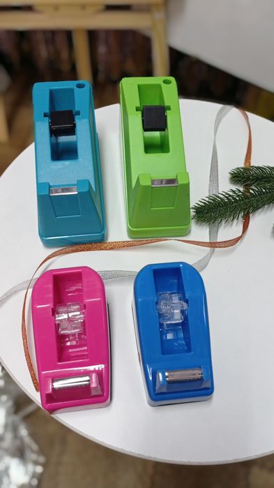 Диспенсер для скотча