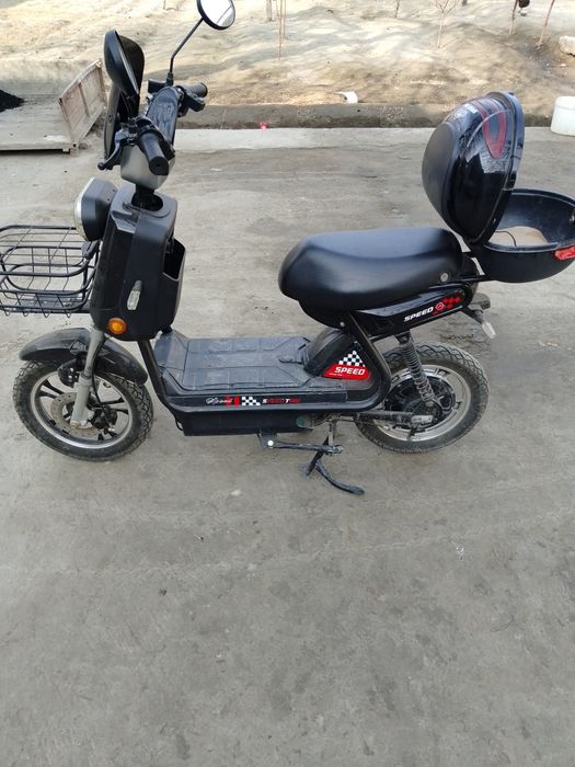 Skuter sotiladi.Kelishamiz