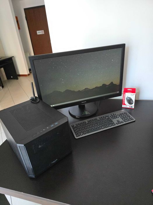 Gaming PC / SFF ITX / Ryzen 5 / 16GB / SSD M.2 / Periferice
