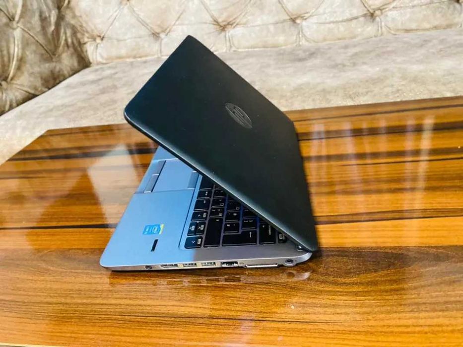 Laptop HP 820 G2, 12.5", i5-4200u, 8 GB RAM, SSD 240 GB Taste luminate
