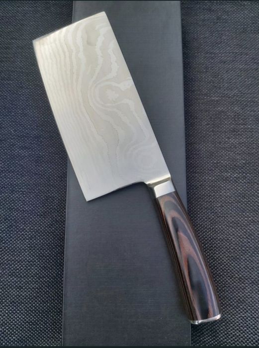 Нож в японски стил в подаръчна кутия