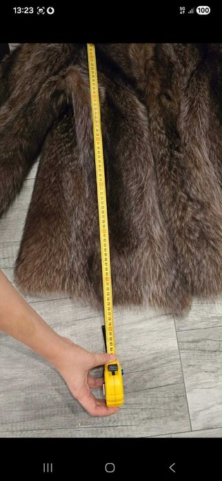 Blana naturala  (nu știu exact de la ce animal e) dar este superba