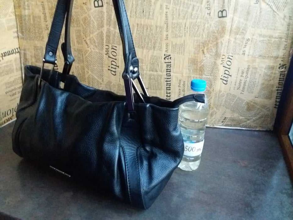 дамска черна кожена чанта от естествена кожа