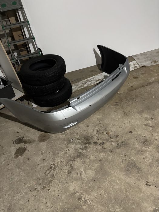 Продам бампер заднии