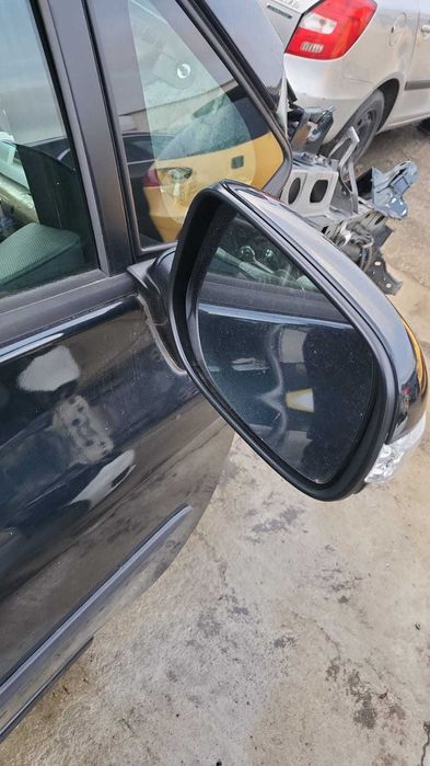 Usi stanga / dreapta Spate / fata  Toyota Auris  2012 Cod  : 1H2