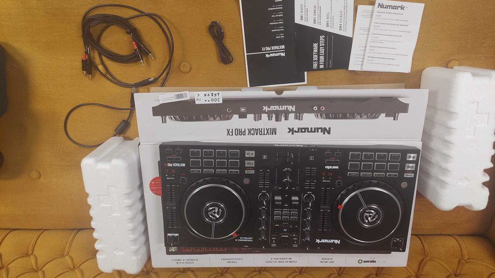 Numark Mixtrack PRO FX