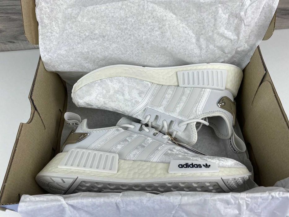 Оригинални дамски обувки ADIDAS NMD_R1 PARLEY EU40