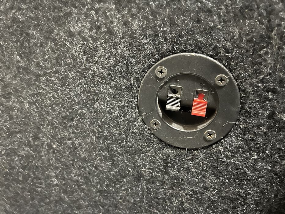 Pioneer TS-W305C бас говорител с леко проблемен усилвател!