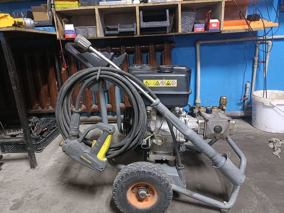 Бензиновый аппарат для прочистки канализации KERCHER
