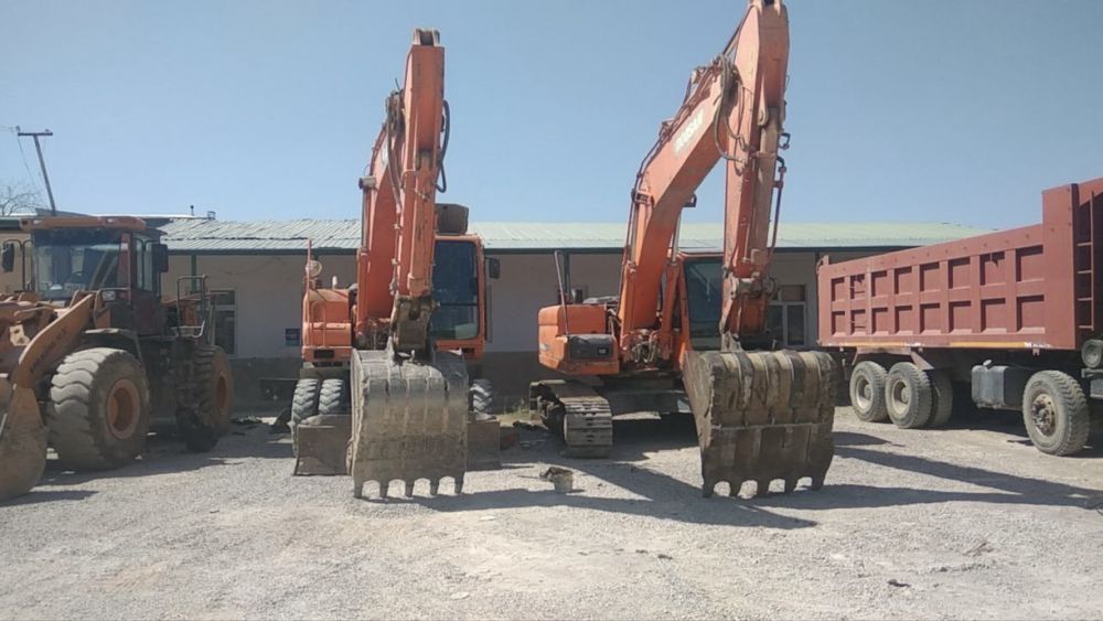 Продается экскаватор гусеничный Doosan 225