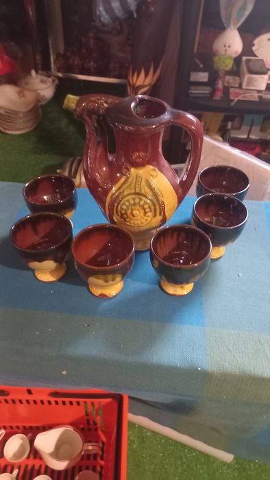 Стар керамичен сервиз