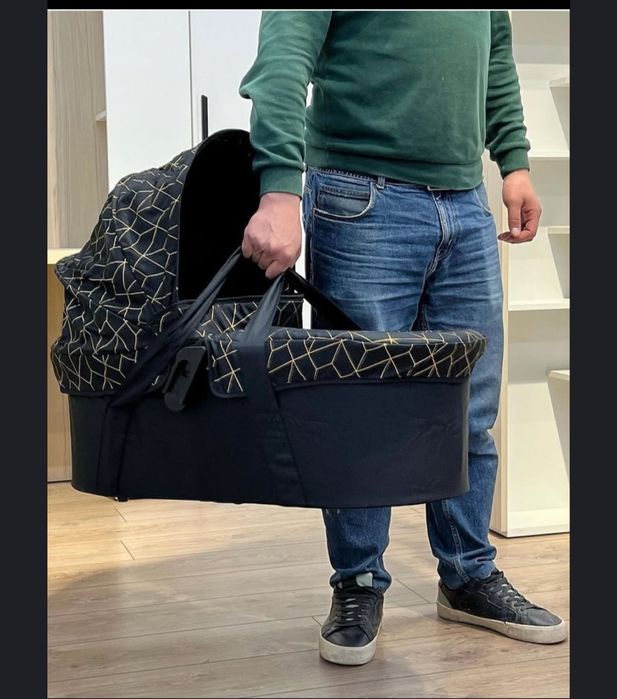 Продам коляску трансформер, стульчик для кормления