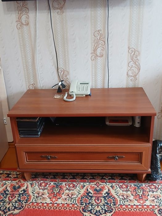 Тумбочка ТВ. Срочно.