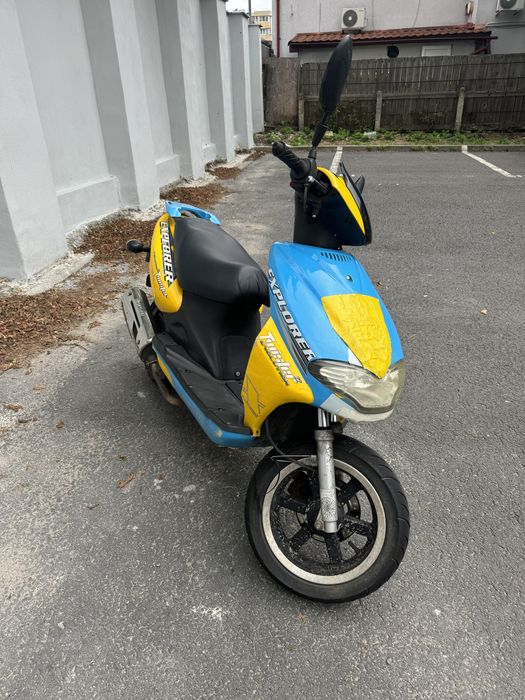Vand scutere 49, 125, 200
