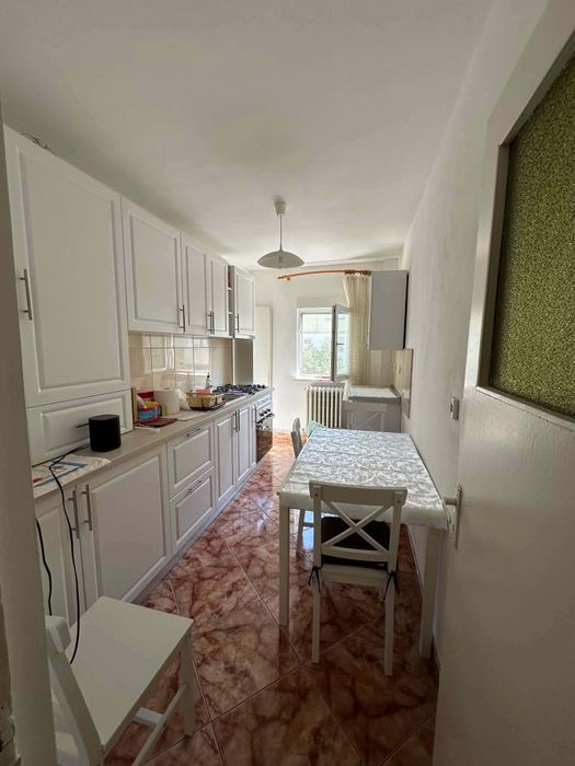 Apartament de inchiriat, 2 camere, decomandat, etaj 2, Strada Stejarului (in spate la Liceul Radu Negru), Fagaras