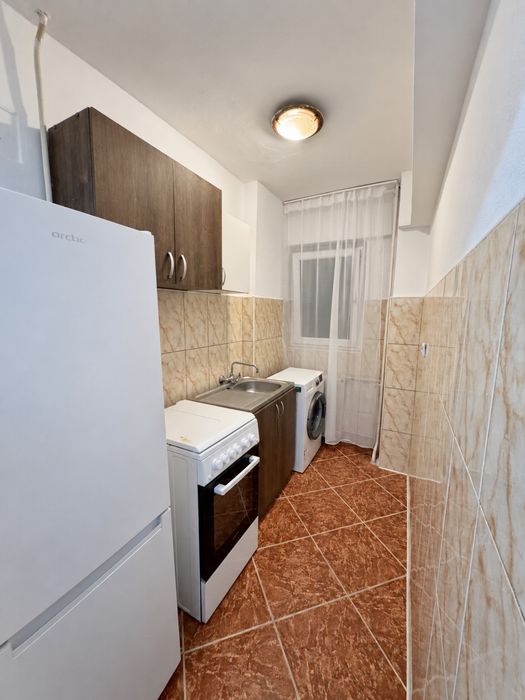 Apartament de închiriat – 35 m² + balcon, zona Spitalului Județean – 320 €/lună