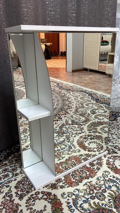 Продается зеркало шкаф для ванной