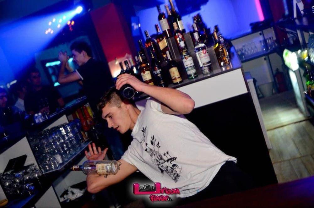 Vănd afacere Club Discotecă !