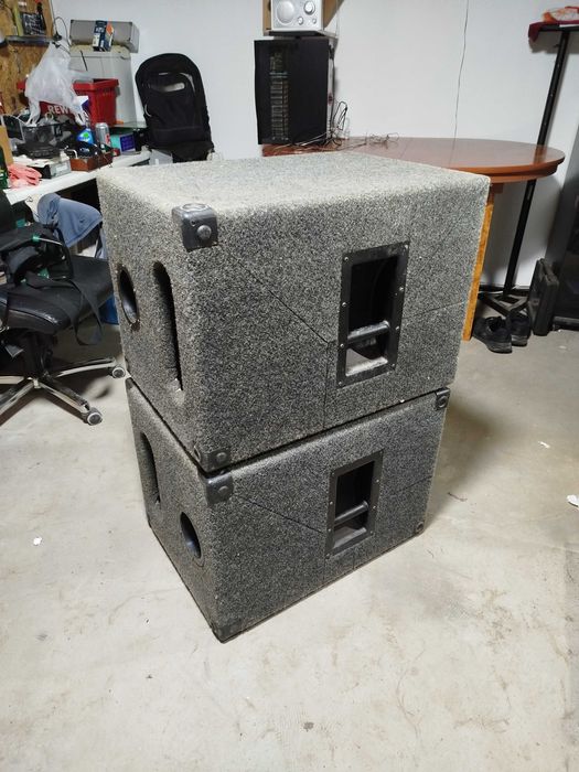 2 tuburi de bas marca Beyma model: 15"K-200. in stare foarte buna!