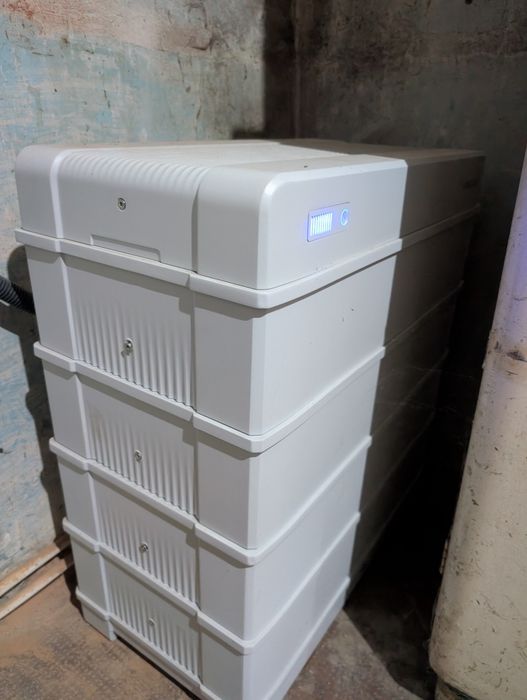 Sistem complet Invertor hibrid 6KW trifazic + Baterii 9.6Kwh Sungrow
