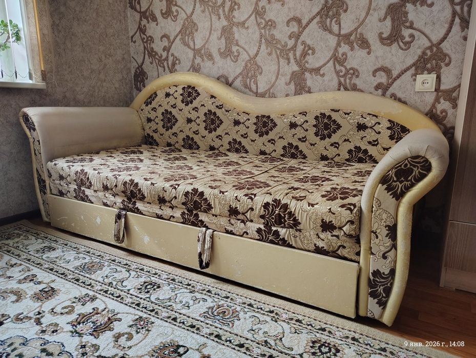 Продам кровать раскладывающийся