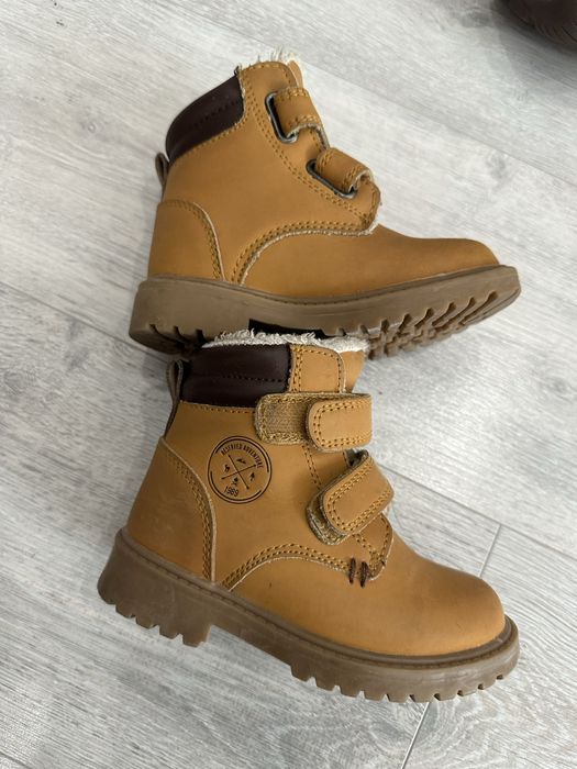 Детские ботинки